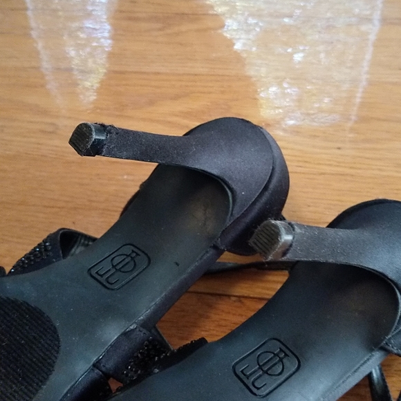 New JLo Strappy Heels - Picture 4 of 5